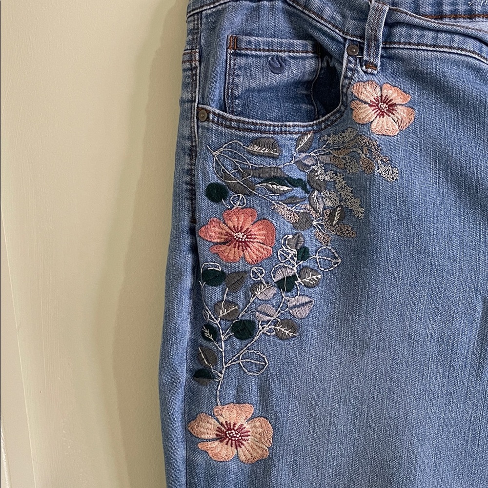 Gloria Vanderbilt Floral Embroidered Straight Leg Jeans - Blue - Picture 4 of 5